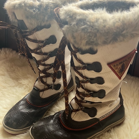 Sold - LL Bean Mid Rise Snow Boot 7 - Picture 4 of 8